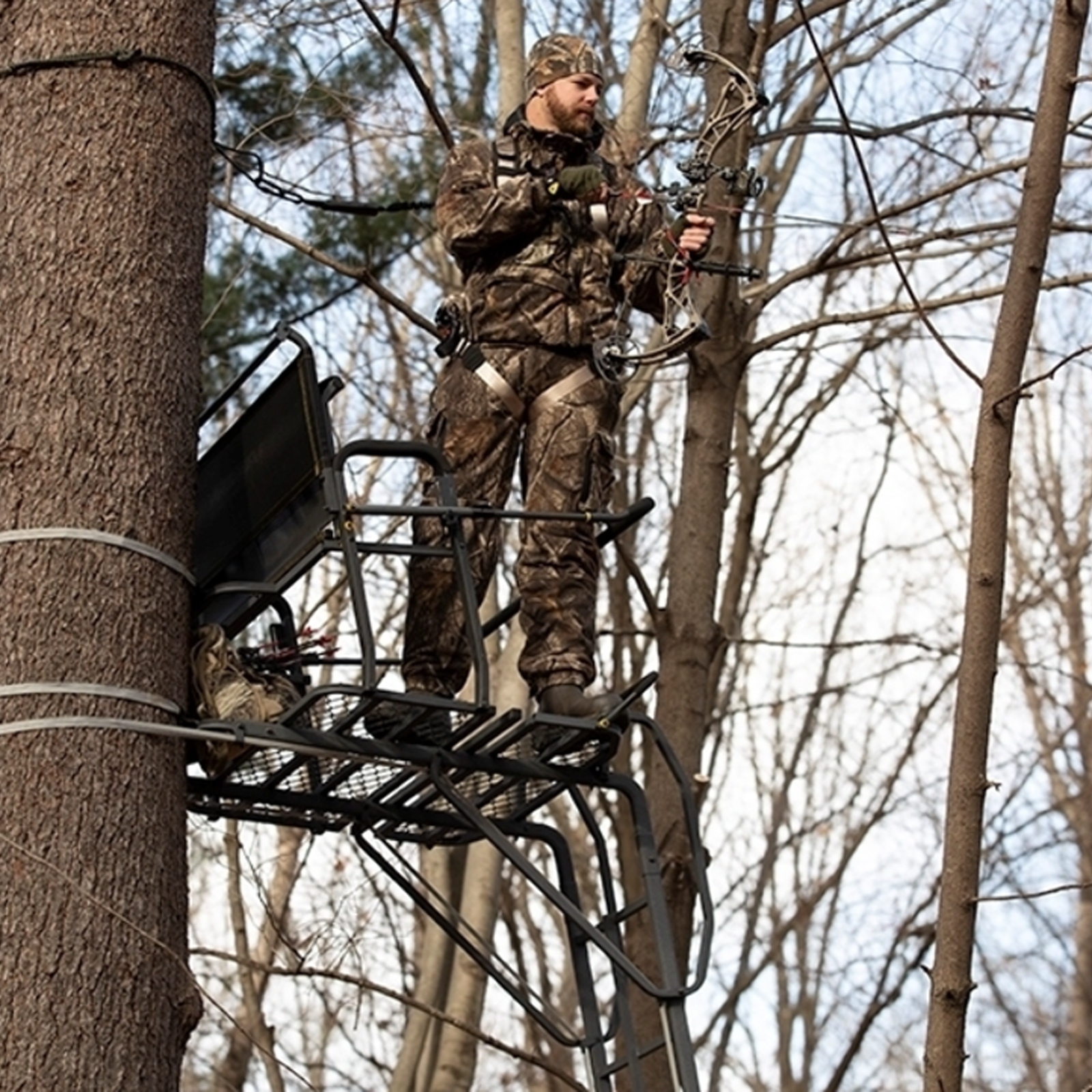 Rivers Edge Lockdown 21 ft. Wide 1-Man Ladder Stand